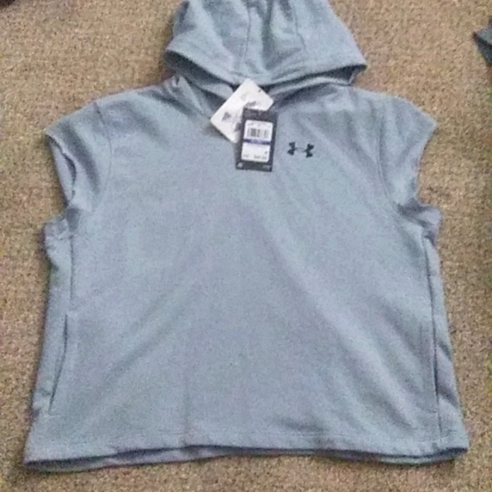 Under Armour Sleeveless Hoodie with Logo and pockets